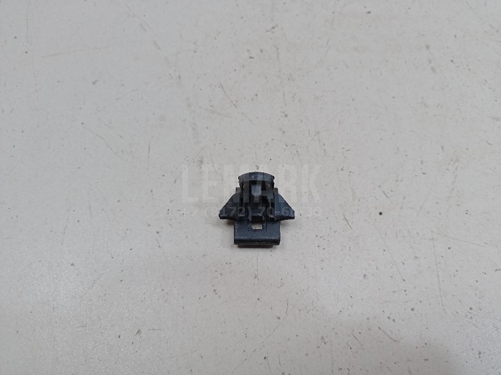 Крепеж 638484M500 Nissan