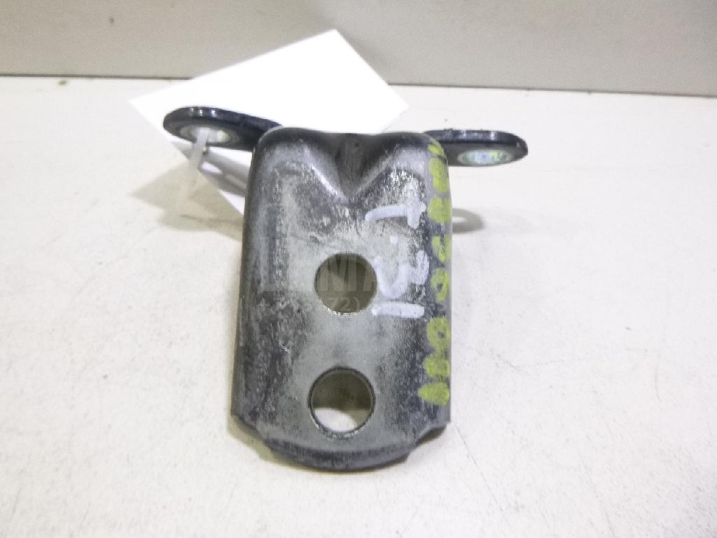 Петля двери 824214P00A Nissan