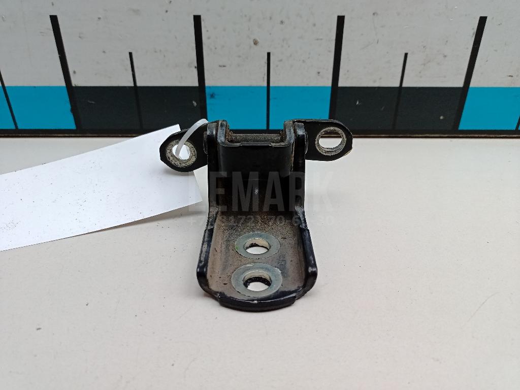 Петля двери 824204P00A Nissan