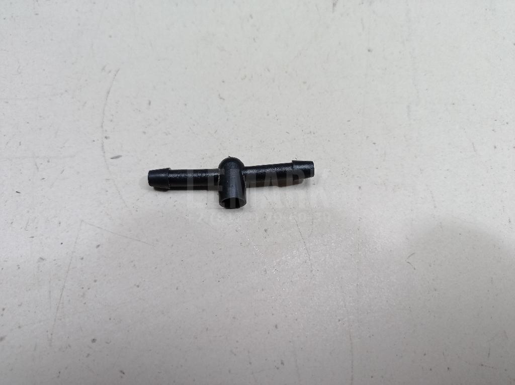 Тройник омывателя стекол 1300699 Ford