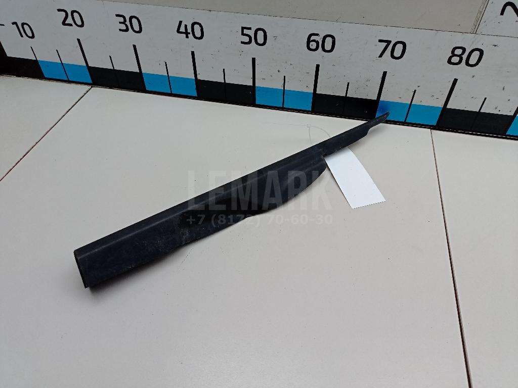 Накладка переднего крыла правого 66898JD000 Nissan