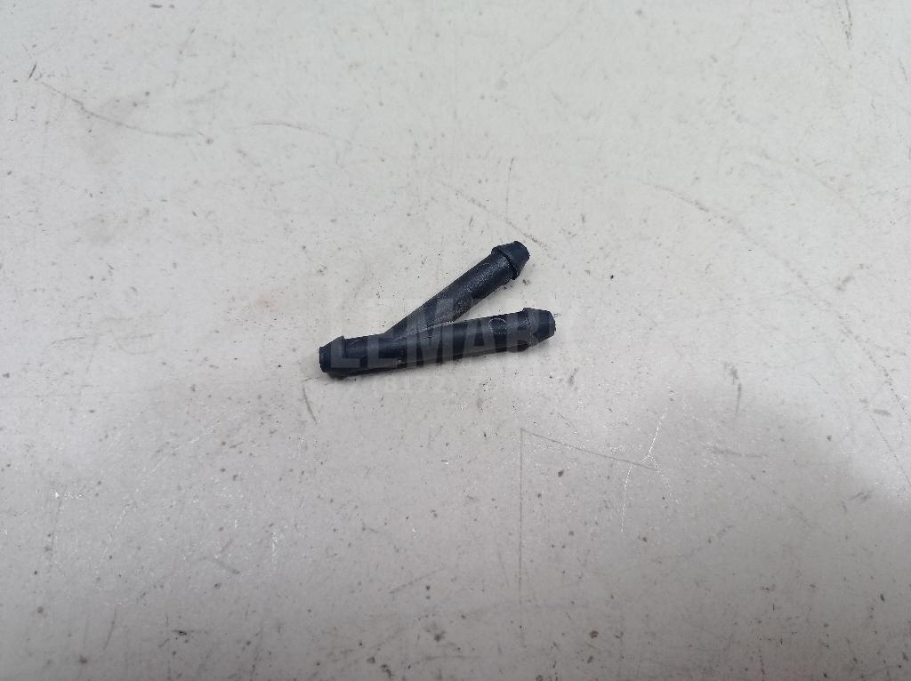 Переходник шланга омывателя 28937JD00B Nissan