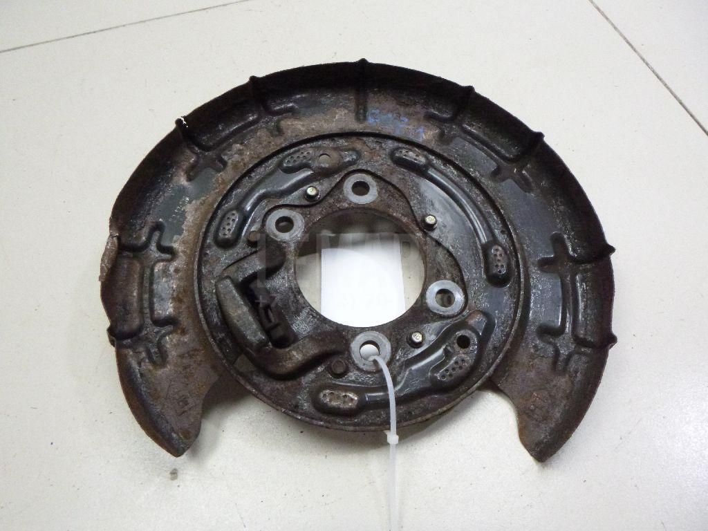 Щит опорный задний правый 582521H000 Hyundai-Kia