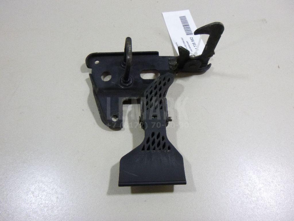 Крючок капота для  BMW 1-serie E82/E88 2007-2013