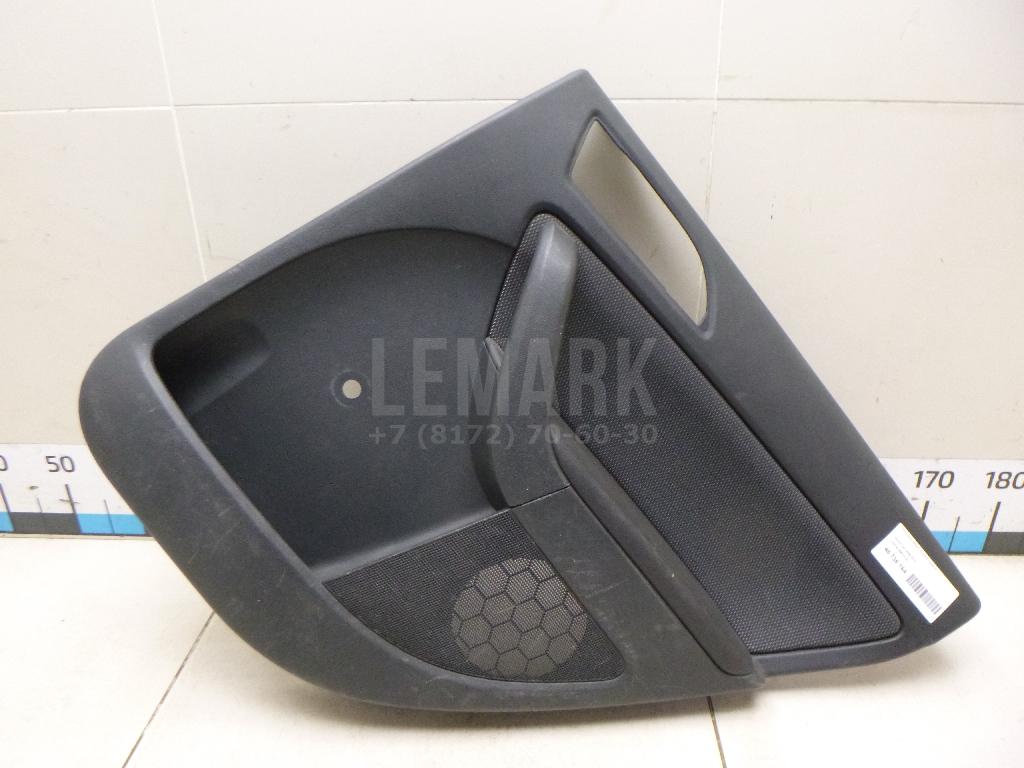 Обшивка двери задней правой 5L0867212A VAG