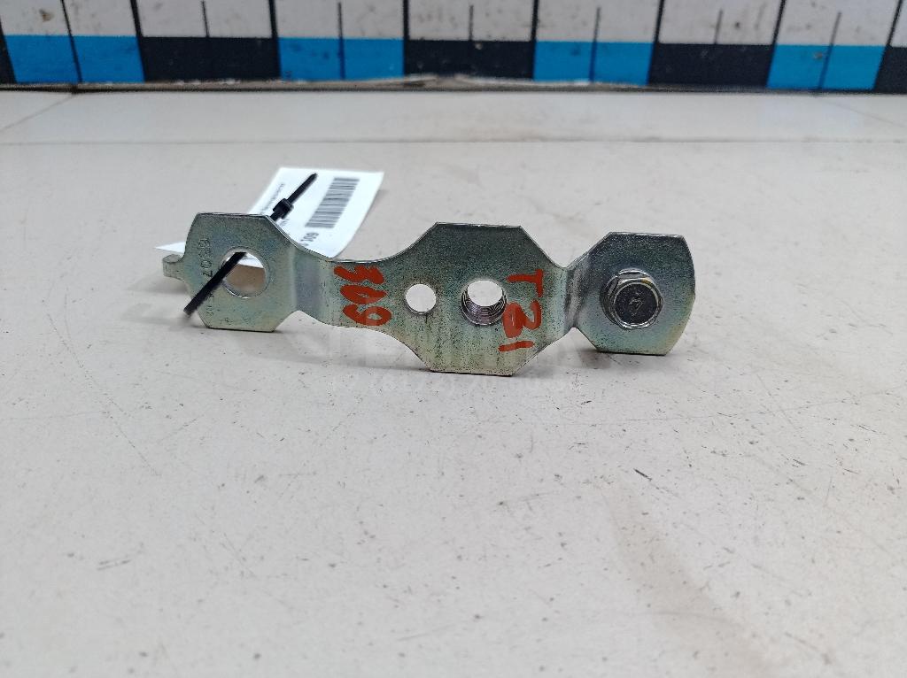 Механизм регулировки ремня безопасности 868684N100 Nissan