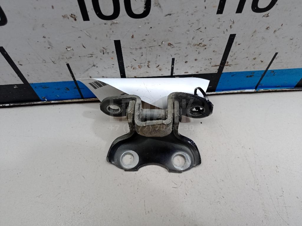 Петля двери передней правой нижняя 6873012120 Toyota