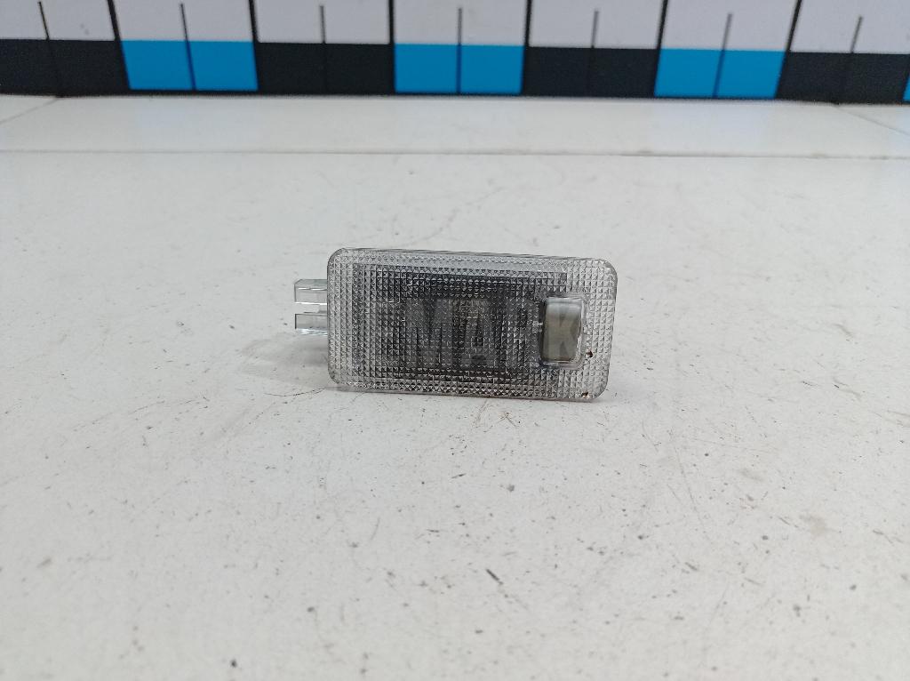 Плафон салонный 8125048010 Toyota
