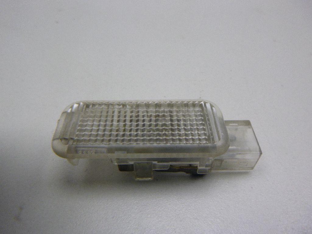Плафон салонный 3B0947415B VAG