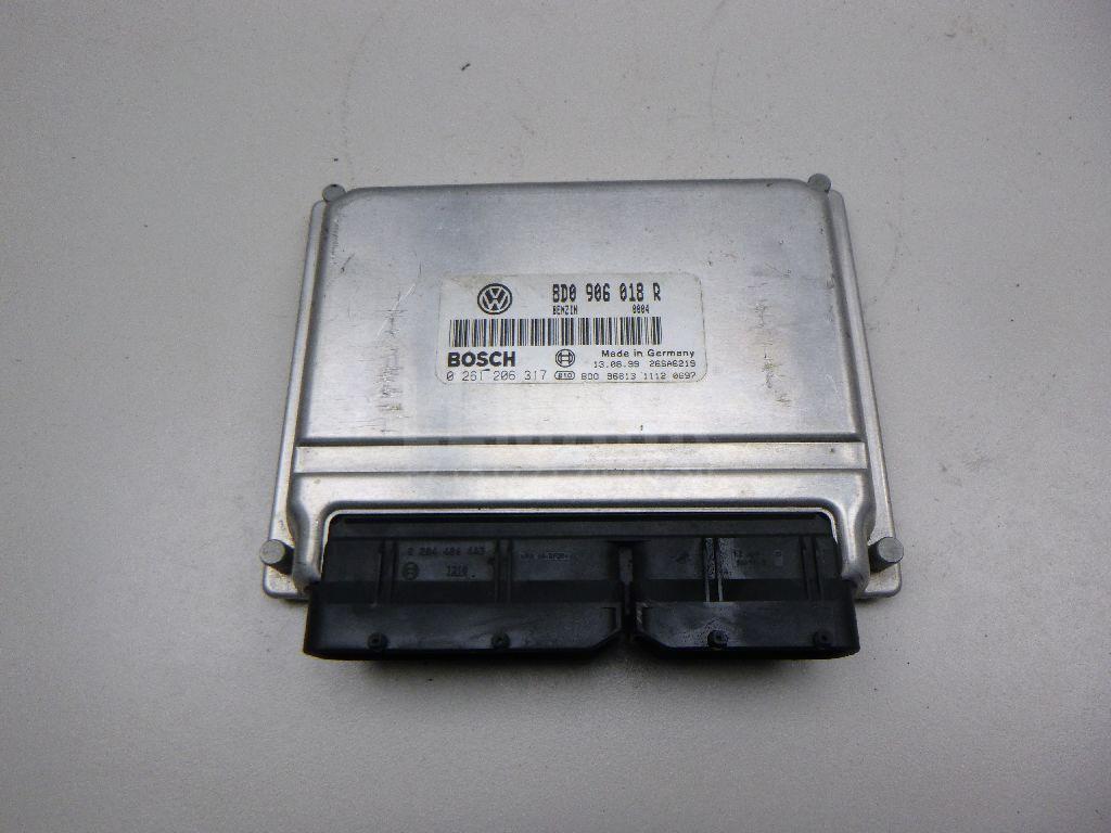 Блок управления двигателем 8D0906018R VAG