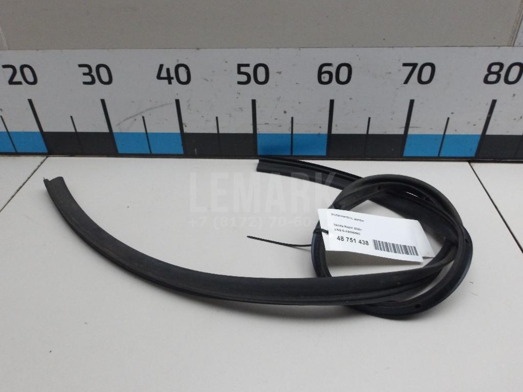 Уплотнитель двери 5JA839698C VAG