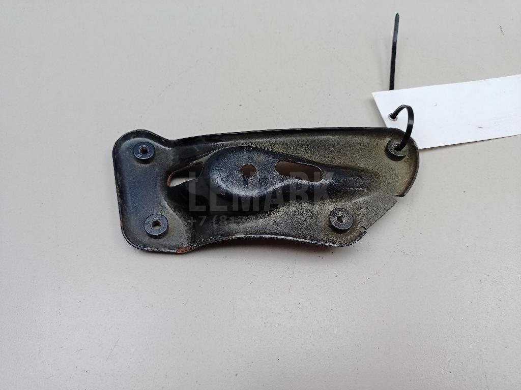 Кронштейн крепления крыла 1Z0810679D VAG