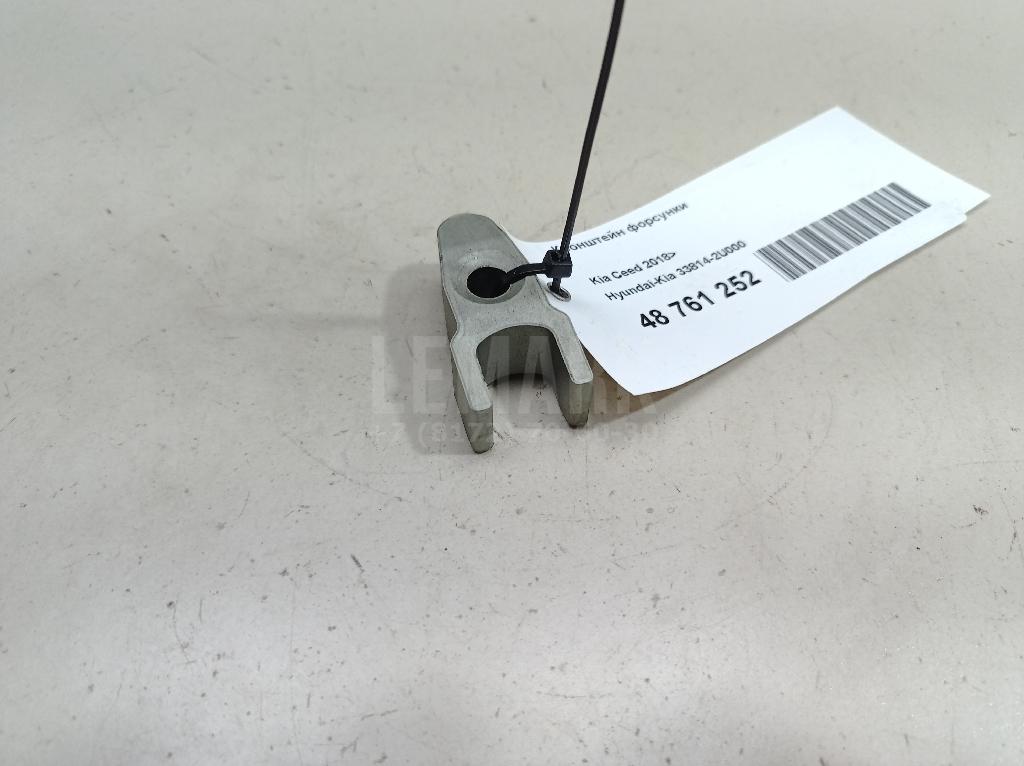 Кронштейн форсунки 338142U000 Hyundai-Kia