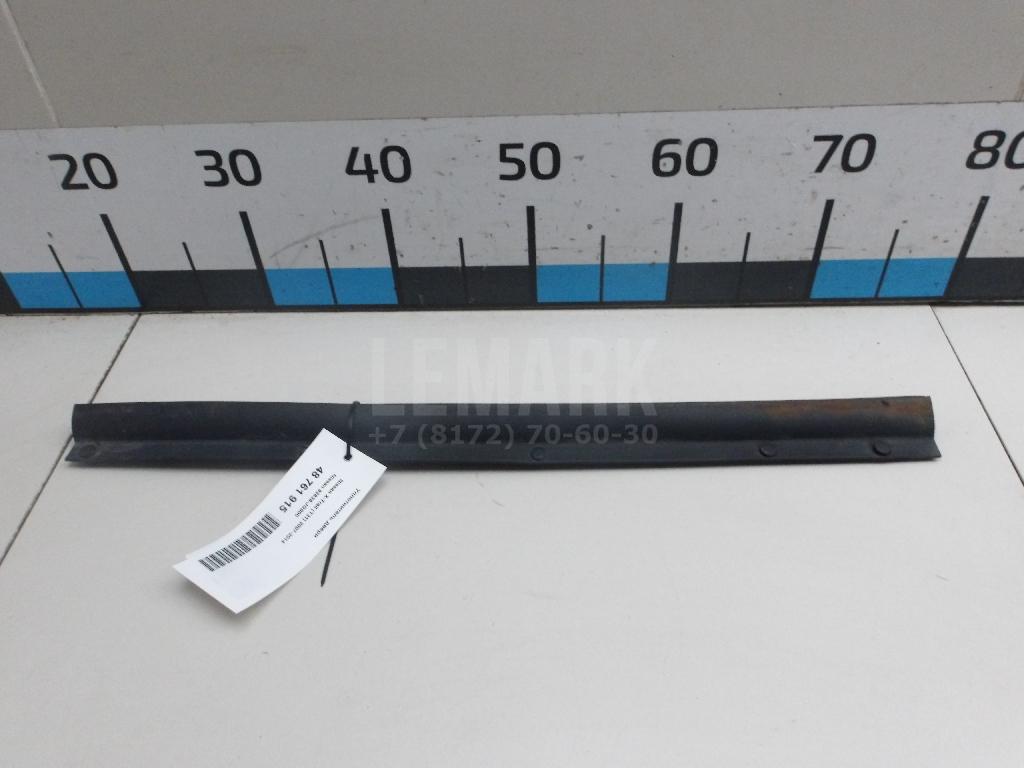Уплотнитель двери 82838JG000 Nissan