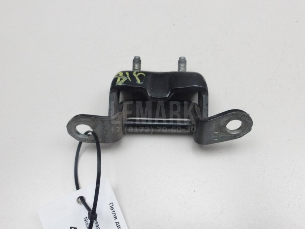 Петля двери 824214P00A Nissan