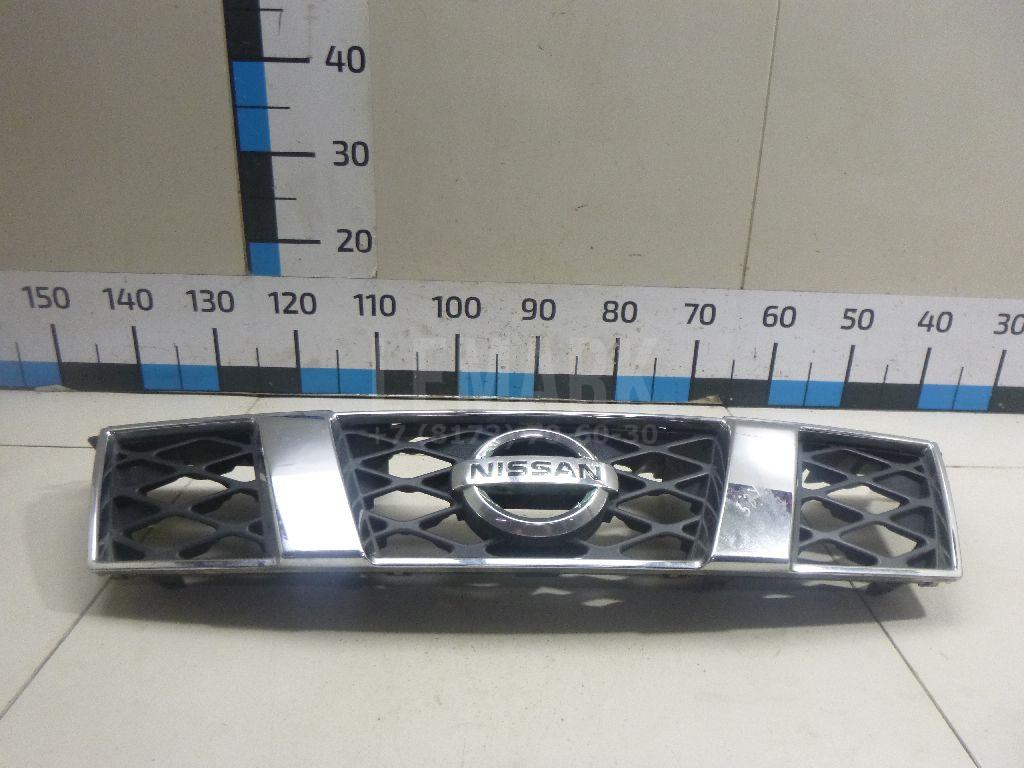 Решетка радиатора 62310JG50A Nissan