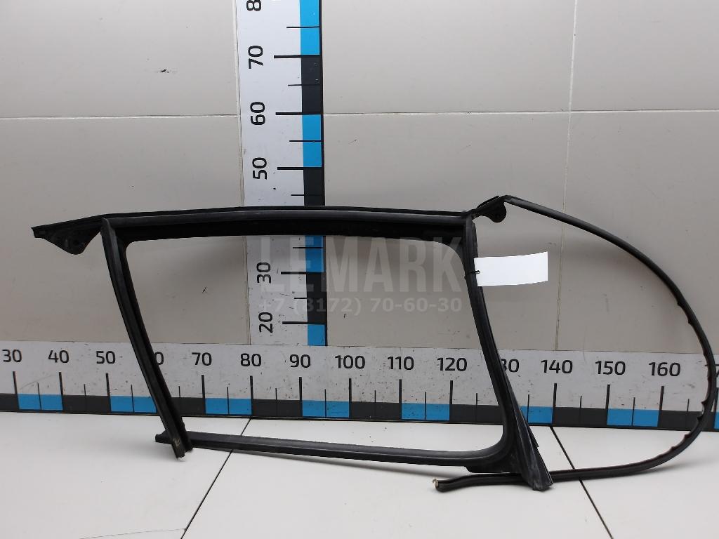 Уплотнитель стекла двери 5L0839432G VAG