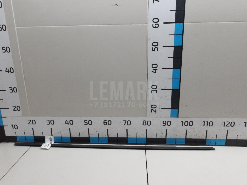 Накладка стекла переднего правого 5J0837478 VAG