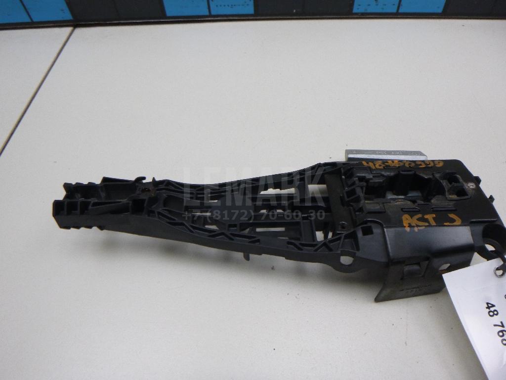 Кронштейн ручки 13577496 GM