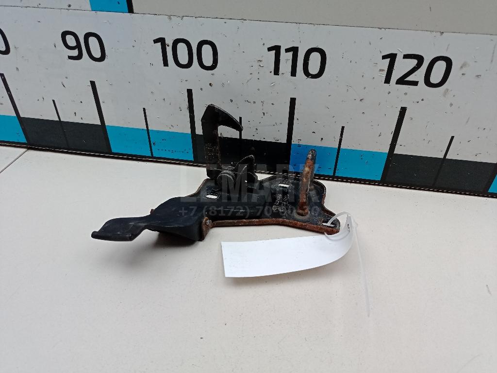 Крючок капота 5J0823480A VAG