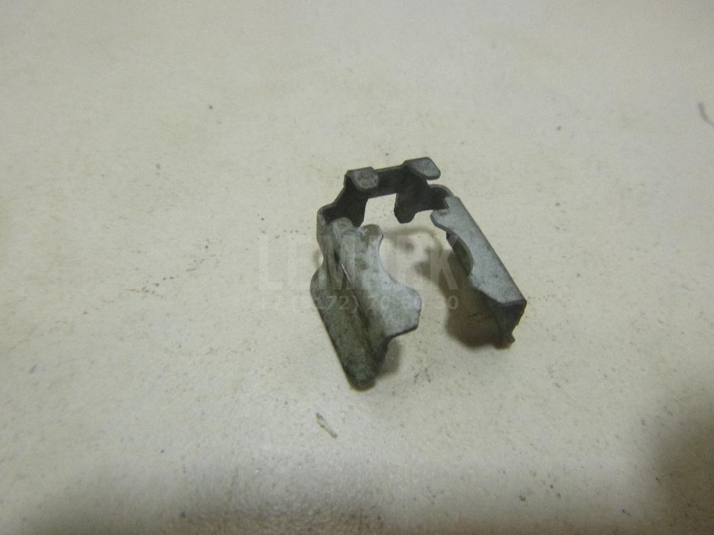 Кронштейн форсунки 175715L300 Nissan