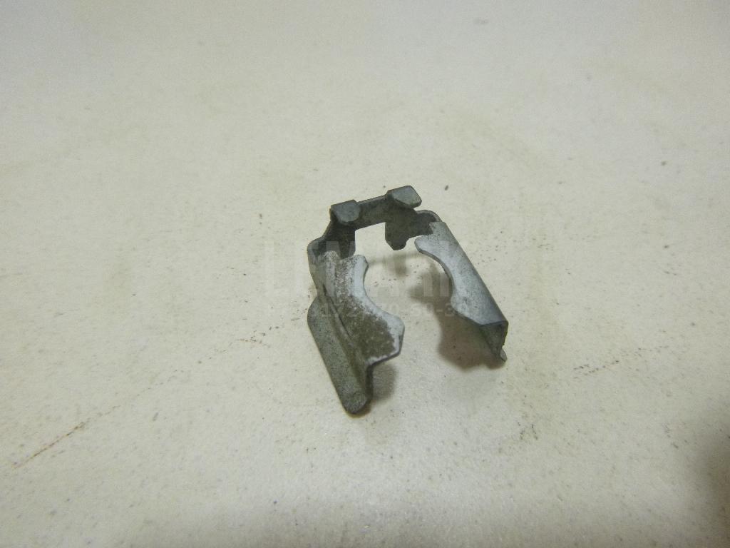 Кронштейн форсунки 175715L300 Nissan