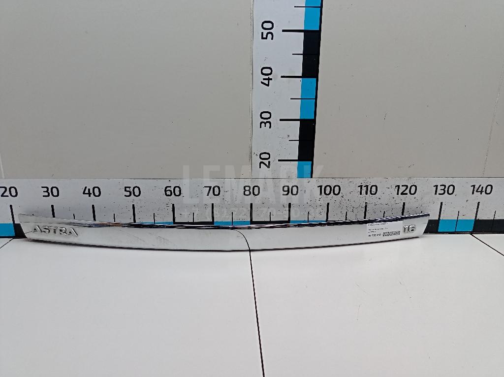 Накладка крышки багажника 93310734 GM