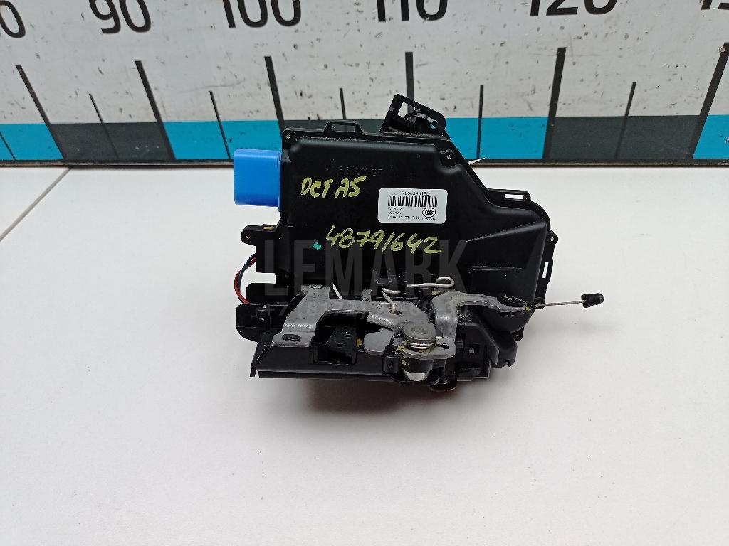 Замок двери задней левой 7L0839015D VAG