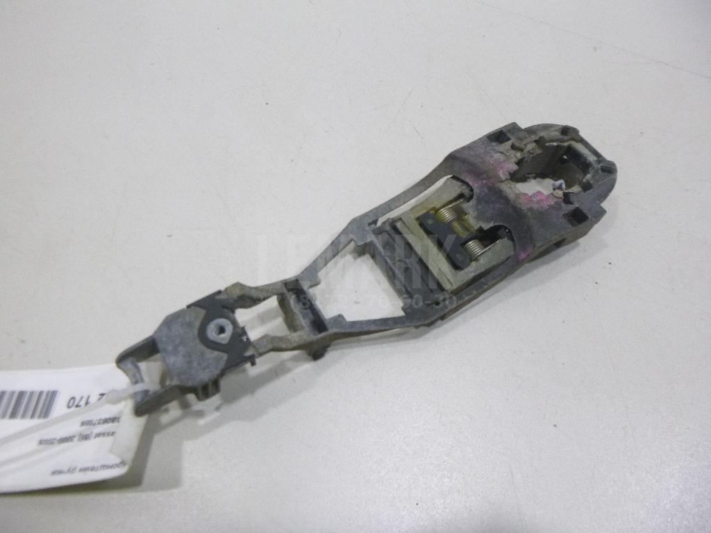 Кронштейн ручки 3B0837886 VAG