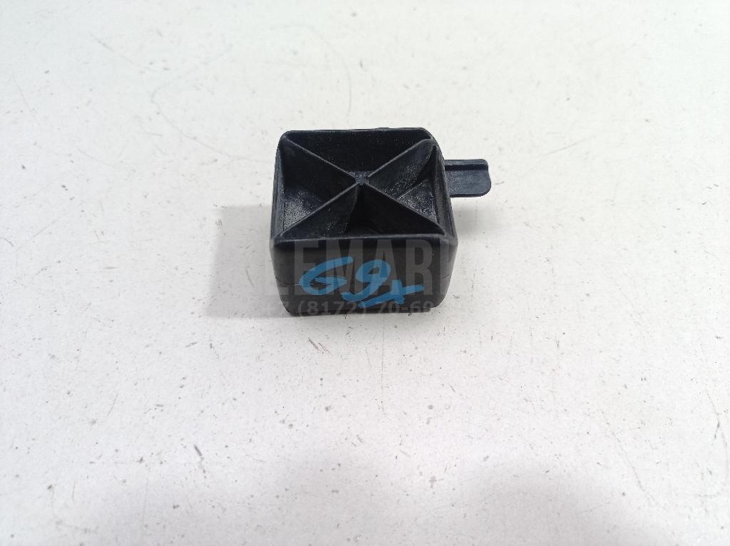 Крепеж решетки радиатора 1383847 Ford
