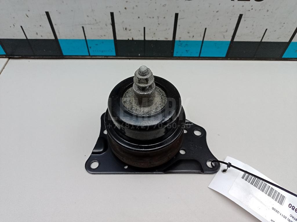 Опора двигателя правая 6R0199167AC VAG