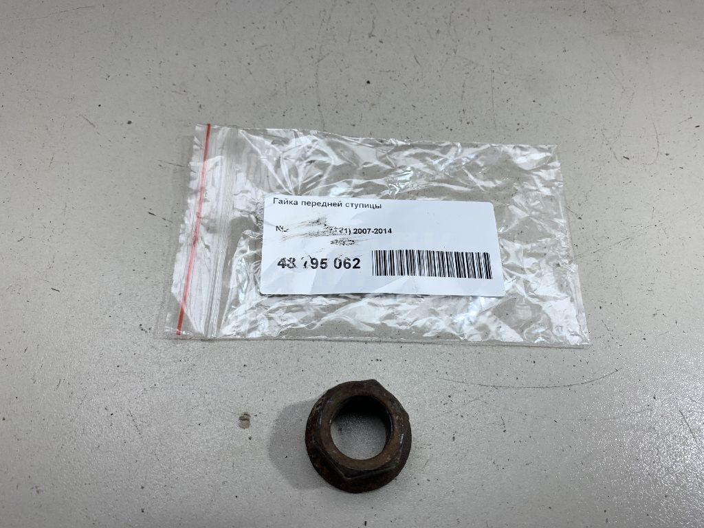 Гайка передней ступицы 402624M400 Nissan