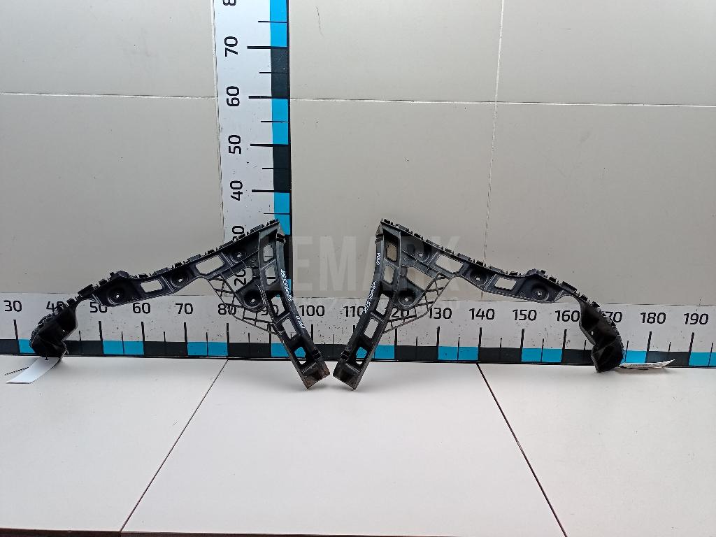 Кронштейн заднего бампера 6RU898393 VAG