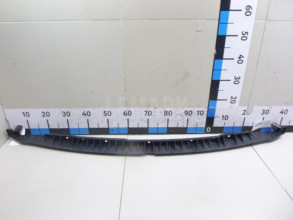 Направляющая заднего бампера 7L6807863B VAG