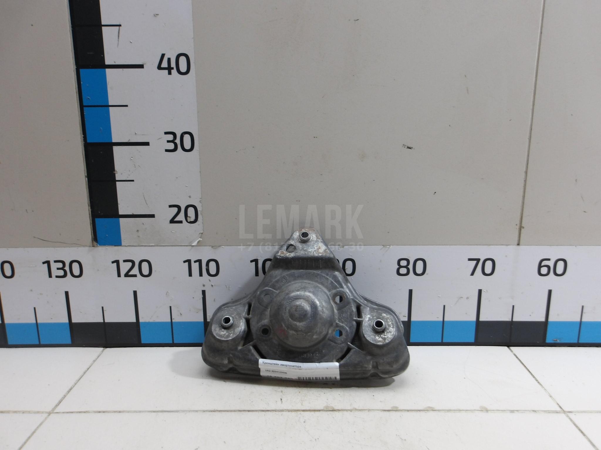 Кронштейн амортизатора 8D0412383E VAG