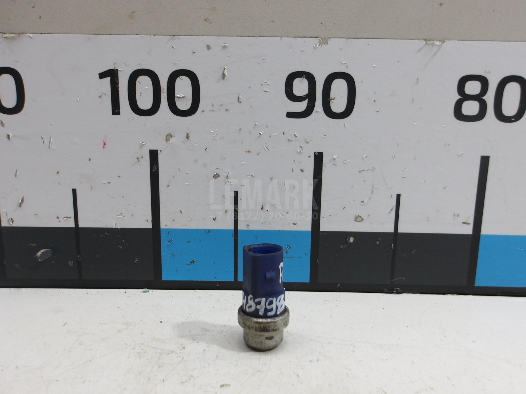 Датчик вкл.вентилятора 4х конт 8D0959481B VAG