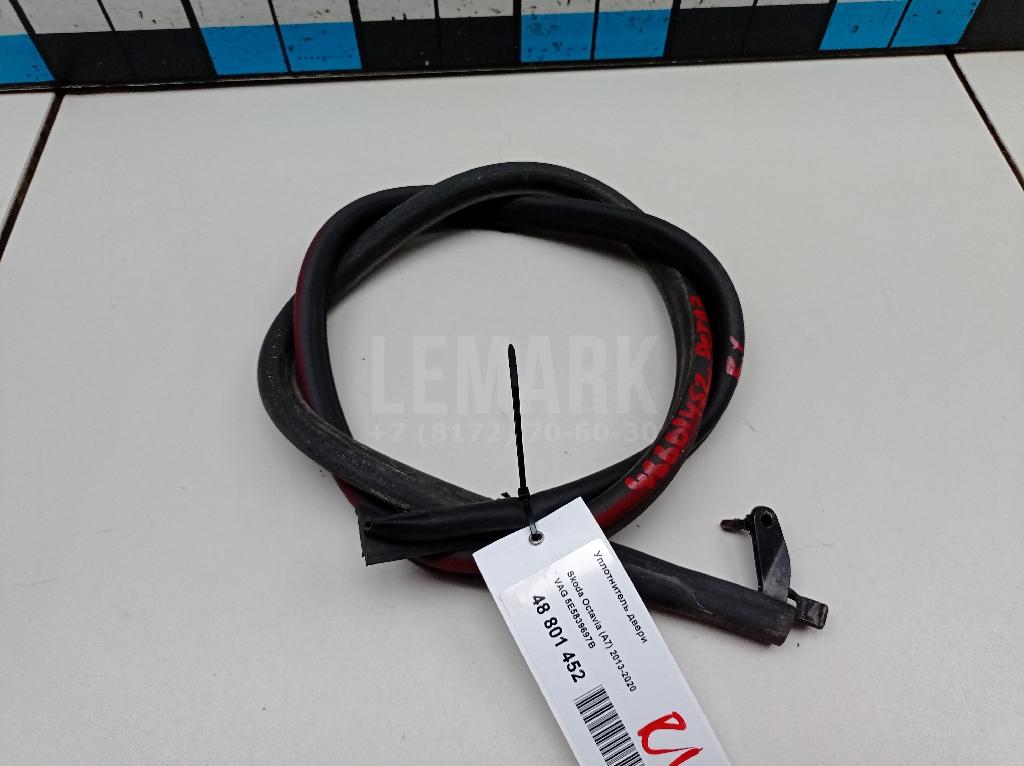 Уплотнитель двери 5E5839697B VAG