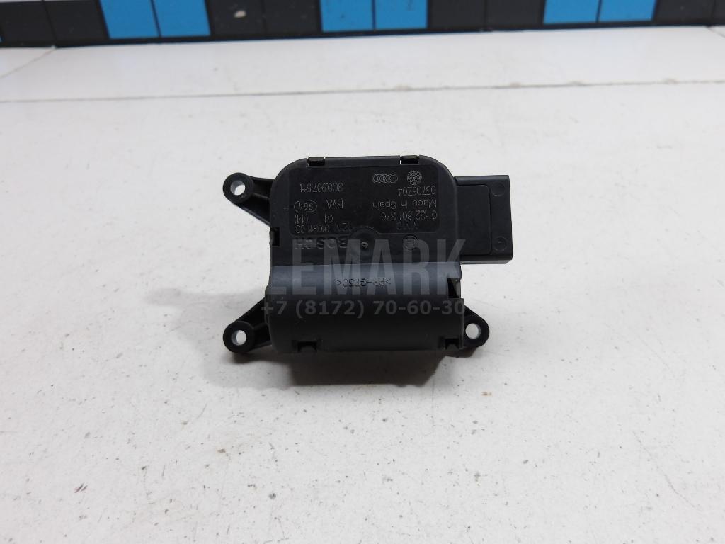 Моторчик заслонки отопителя 3C0907511 VAG
