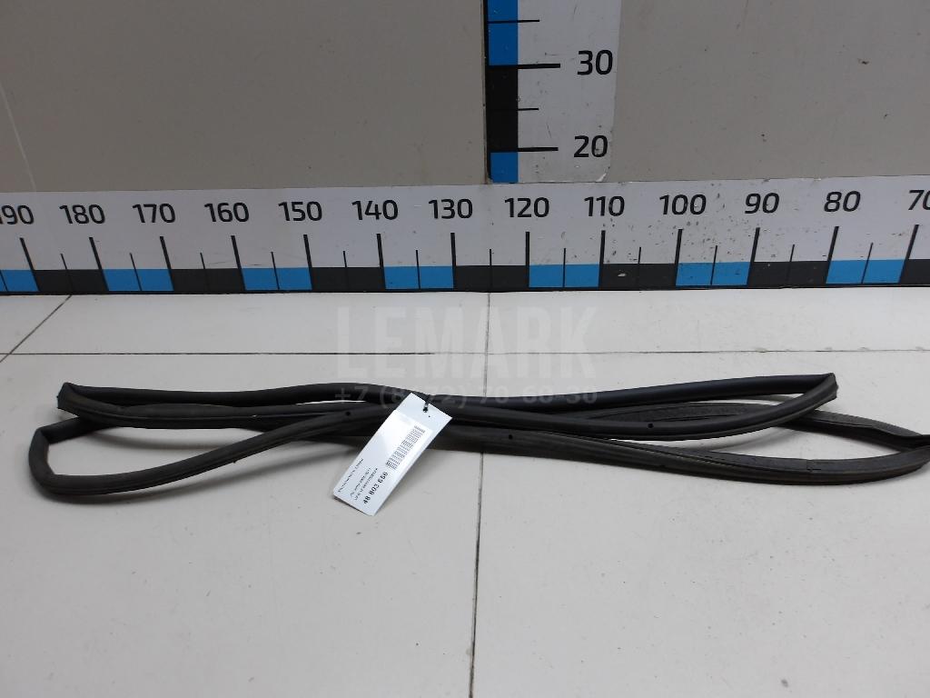 Уплотнитель двери 1K5837702B5AP VAG