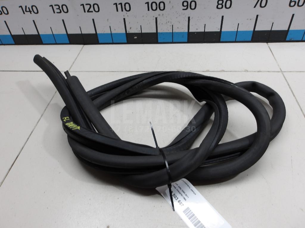 Уплотнитель двери 1K58679119B9 VAG