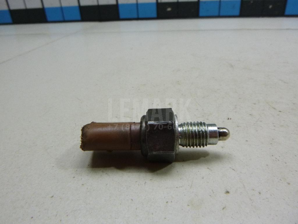 Датчик включения заднего хода 02T945415P VAG