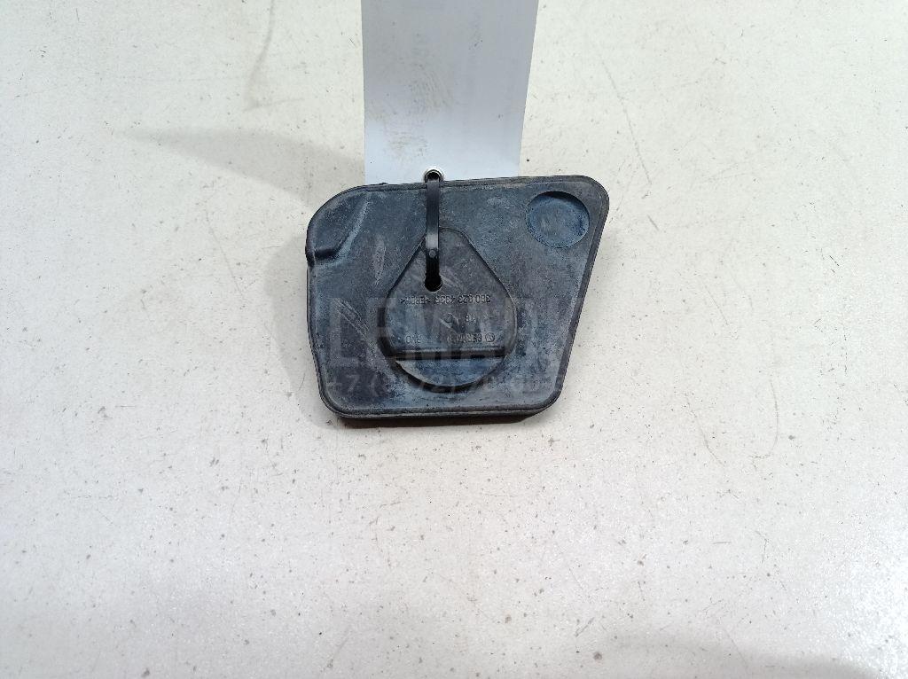 Отбойник капота 3B0823433E VAG