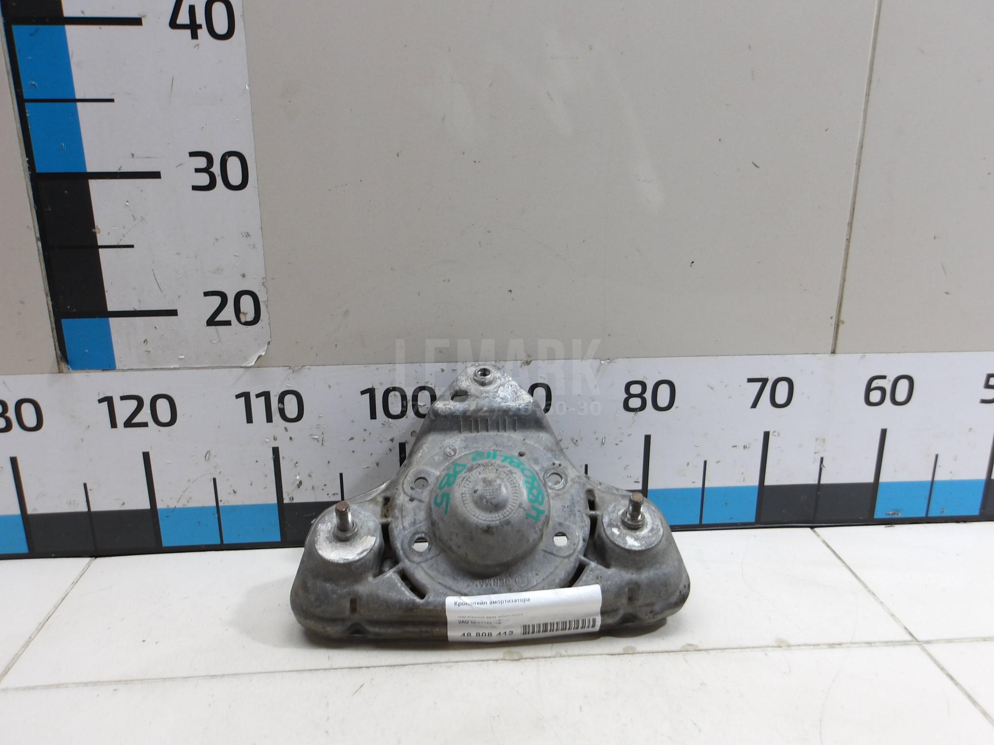 Кронштейн амортизатора 8D0412383E VAG