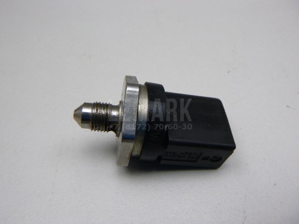 Датчик давления топлива 06J906051D VAG