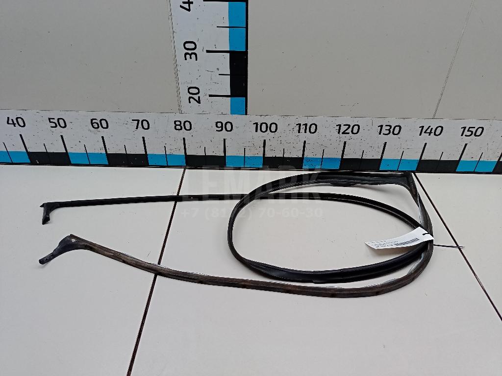Уплотнитель двери 1Z0837697D VAG