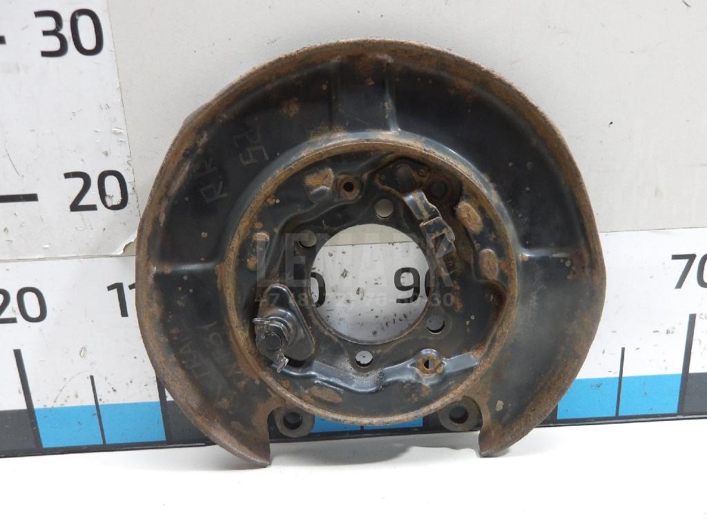 Щит опорный задний правый 44020CY001 Nissan