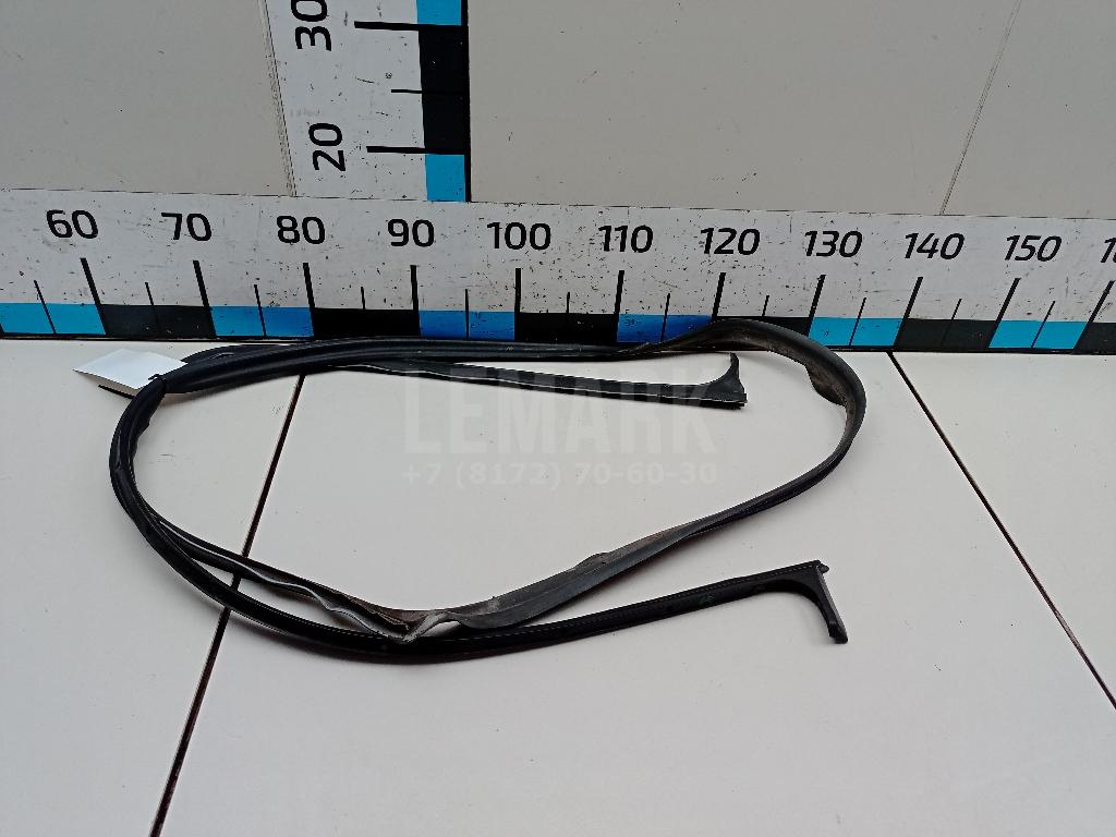 Уплотнитель двери 1Z0837698D VAG