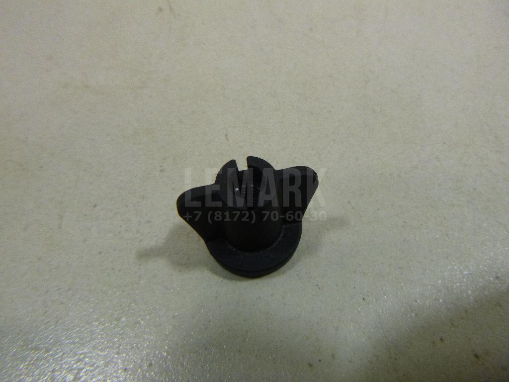 Крепеж 1382748 Ford