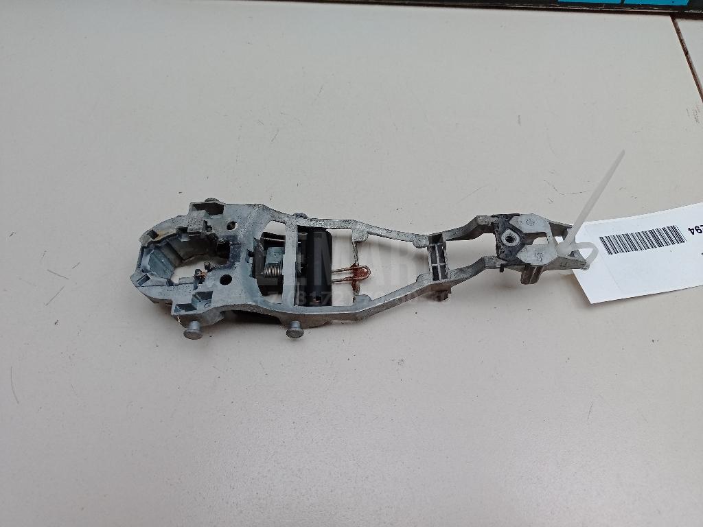 Кронштейн ручки 1Z0839885A VAG