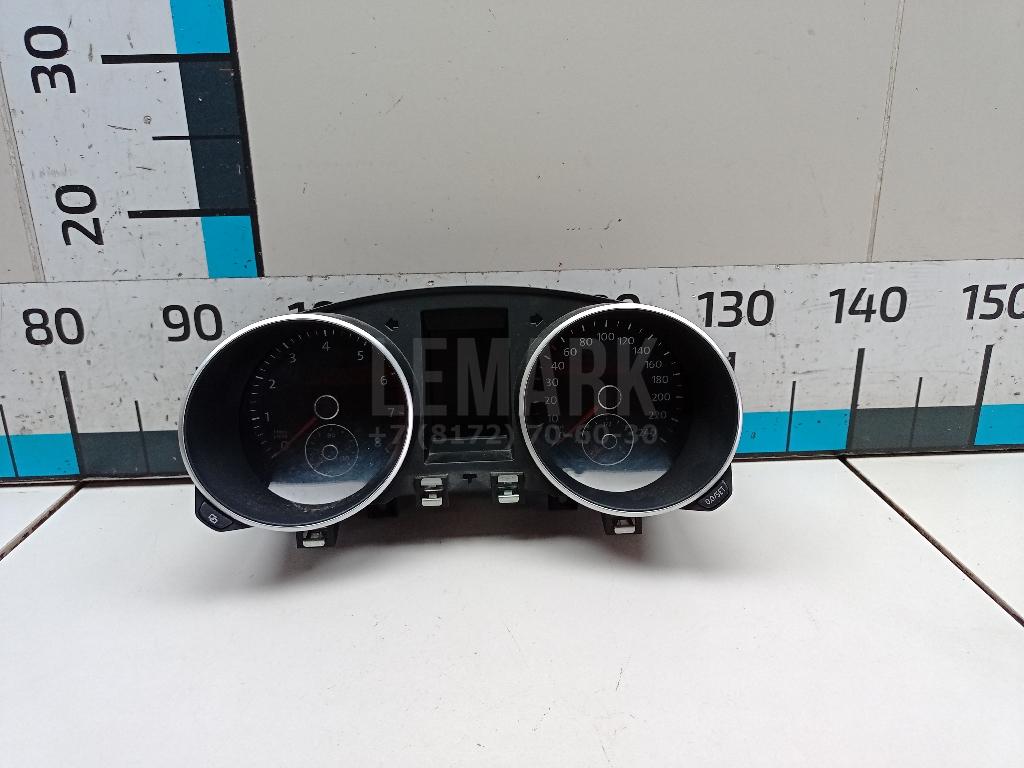 Панель приборов 5K0920871 VAG